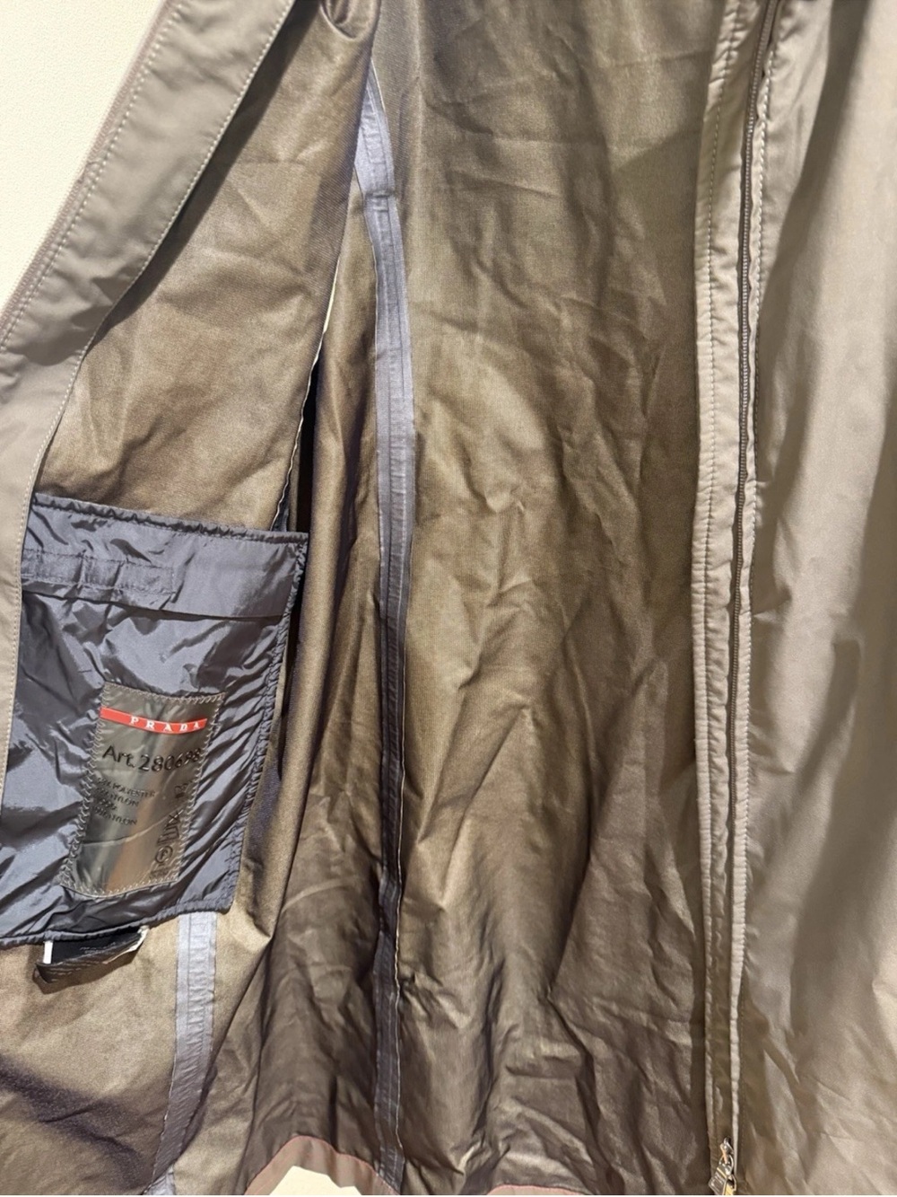 Prada gore tex jacket Coat Size 44 Women’s - Picture 3 of 4